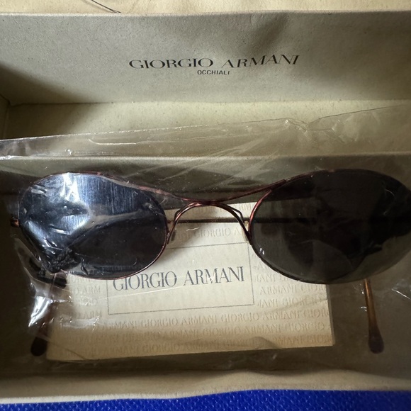 Giorgio Armani Vintage 229S lightweight sunglasses- Pre-loved/EUC- Made in Italy - Picture 8 of 12